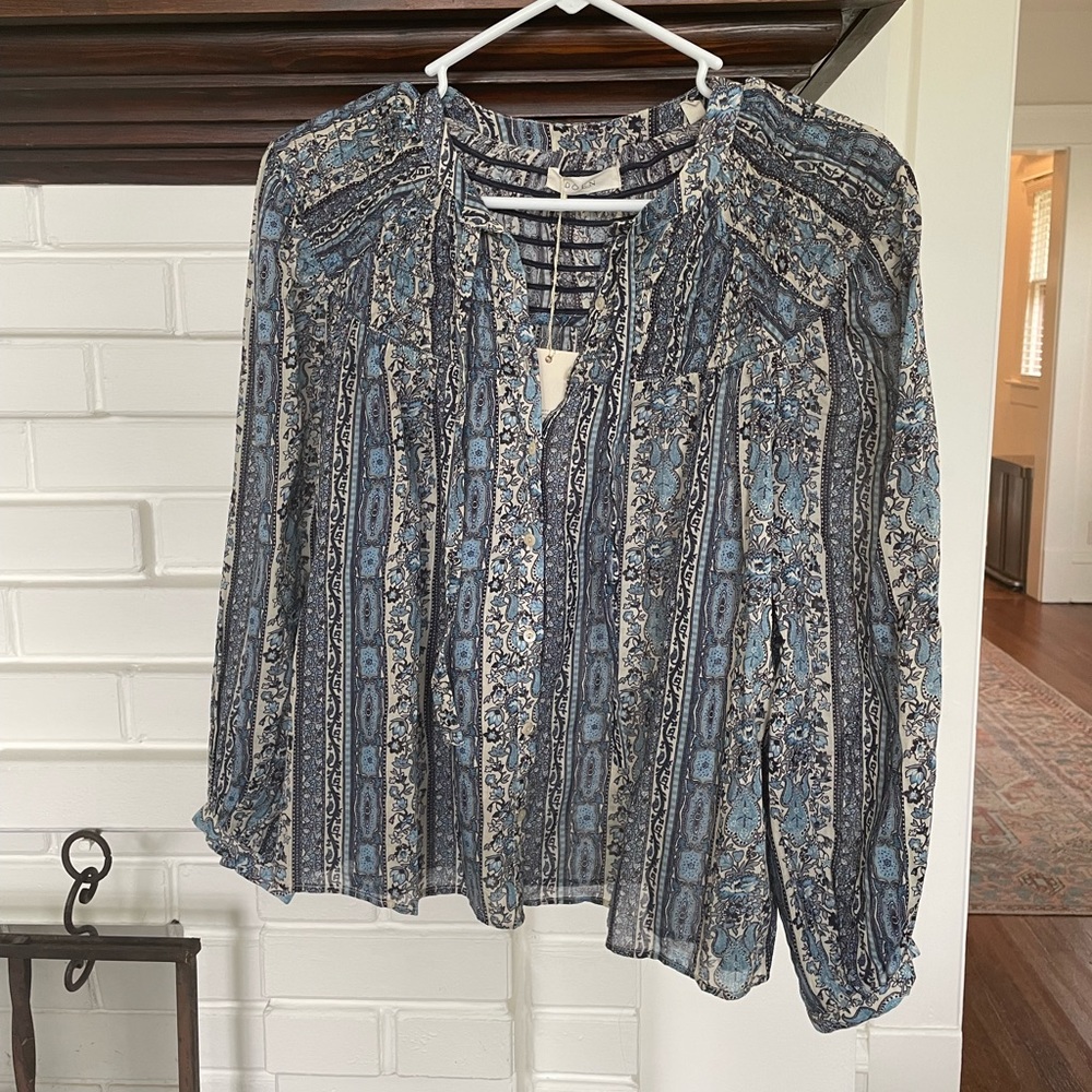 Doen Camino top in Blue Mandevilla Vine Floral print
